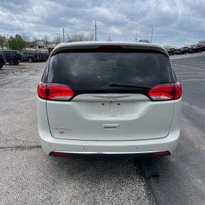 CHRYSLER PACIFICA TOURING-L - 6