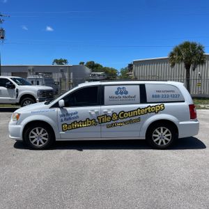 CHRYSLER TOWN AND COUNTRY TOURING - 3