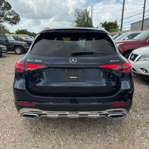 MERCEDES-BENZ GLC - 7