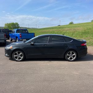 FORD FUSION SE - 3