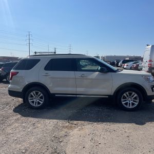 FORD EXPLORER XLT - 10