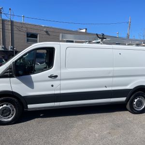 FORD TRANSIT 250 - 4