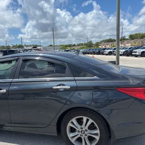HYUNDAI SONATA LIMITED - 6