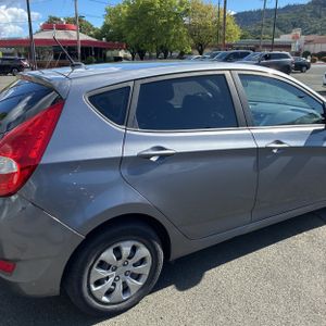 HYUNDAI ACCENT SE - 9