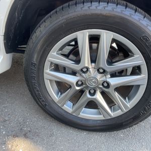 2015 Lexus LX 570 BASE — фото 18