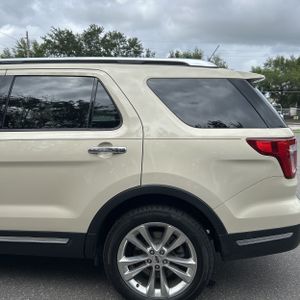 FORD EXPLORER LIMITED - 6
