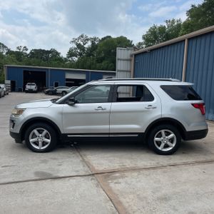 FORD EXPLORER XLT - 3