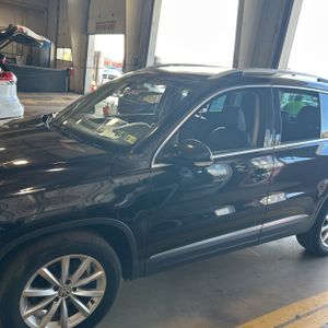 VOLKSWAGEN TIGUAN 2.0T WOLFSBURG EDITION - 2