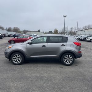 KIA SPORTAGE LX - 3