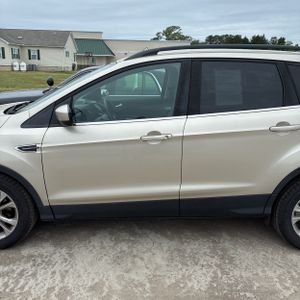 FORD ESCAPE SE - 4