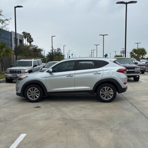 HYUNDAI TUCSON SE - 3