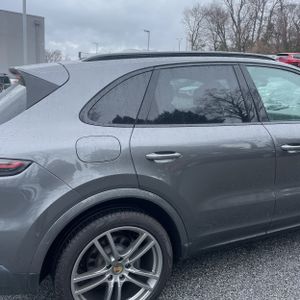 PORSCHE CAYENNE S - 9