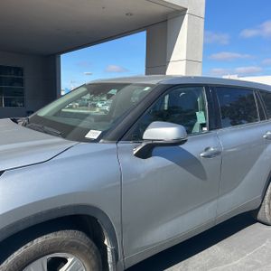 Toyota Highlander LE - 2