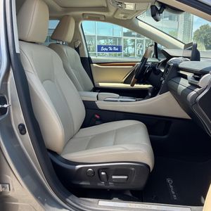 2022 Lexus RX 350 BASE — миниатюра 32