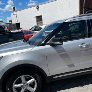 FORD EXPLORER XLT - 2