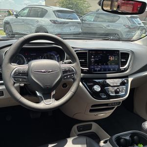 2024 Chrysler PACIFICA TOURING L — миниатюра 36