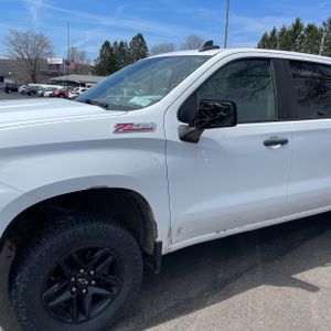 CHEVROLET SILVERADO 1500 CUSTOM TRAIL BOSS - 2
