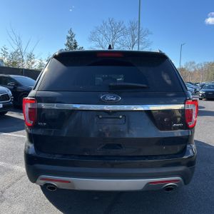 FORD EXPLORER XLT - 7