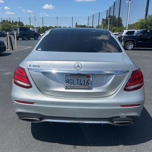 MERCEDES-BENZ E-CLASS - 4