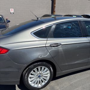 FORD FUSION HYBRID SE - 9