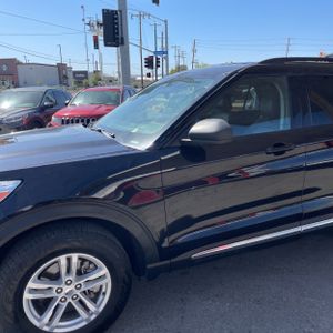 FORD EXPLORER XLT - 2