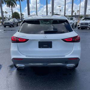 MERCEDES-BENZ GLA - 7