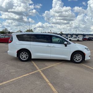 CHRYSLER VOYAGER LX - 10