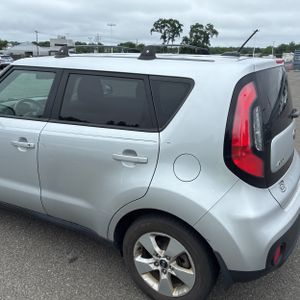صورة 6 لـ 2017 KIA SOUL BASE