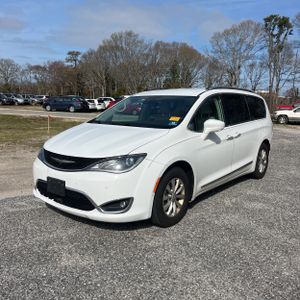 CHRYSLER PACIFICA TOURING L - 1