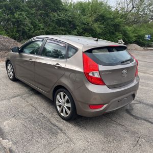 HYUNDAI ACCENT SE - 5