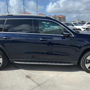 MERCEDES-BENZ GLS - 10