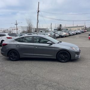 HYUNDAI ELANTRA SE - 10