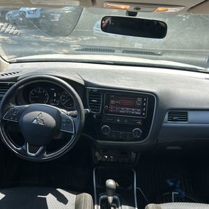 صورة مصغرة 37 لـ 2017 Mitsubishi OUTLANDER SE