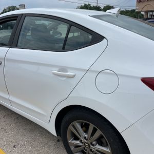 HYUNDAI ELANTRA SEL - 6