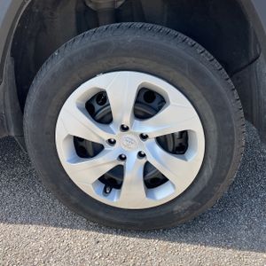 صورة مصغرة 18 لـ 2024 Toyota RAV4 LE