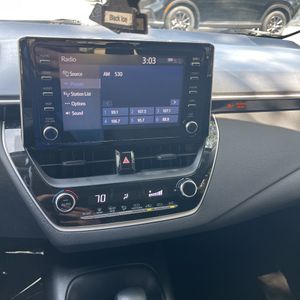 2020 Toyota COROLLA LE thumbnail 36