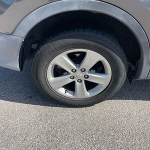صورة مصغرة 19 لـ 2014 Toyota RAV4 XLE