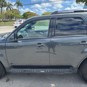 FORD ESCAPE LIMITED - 4