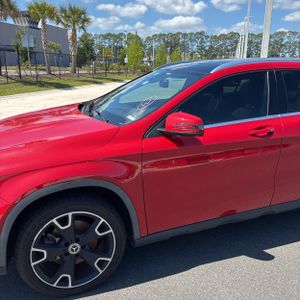 MERCEDES-BENZ GLA - 2