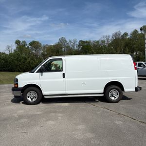CHEVROLET EXPRESS 2500 - 3