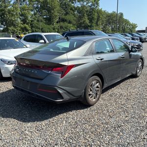 2024 Hyundai ELANTRA SEL 照片 8