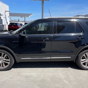 FORD EXPLORER XLT - 4