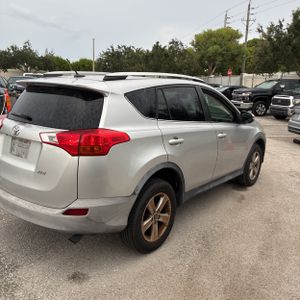 صورة 9 لـ 2015 Toyota RAV4 XLE