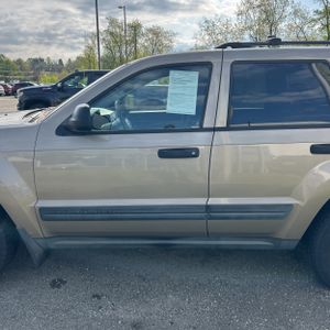 JEEP GRAND CHEROKEE LAREDO - 4