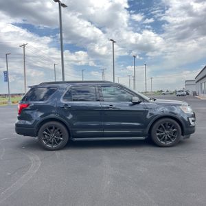 FORD EXPLORER XLT - 10