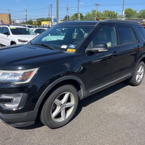 FORD EXPLORER XLT - 2
