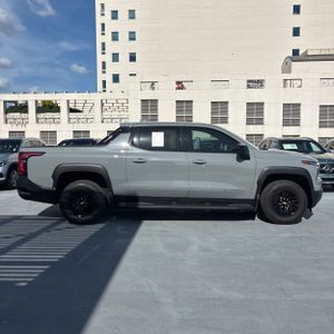 2026 Chevrolet SILVERADO EV LT 照片 10