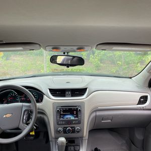 2017 Chevrolet TRAVERSE LS — миниатюра 35