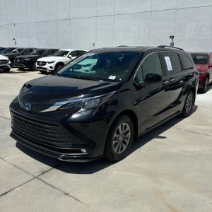 2025 Toyota SIENNA XLE 8-PASSENGER 照片 1