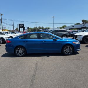 FORD FUSION SE - 10